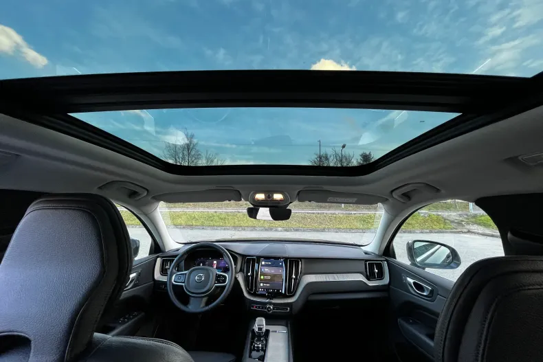 Volvo XC60 din 2021 cu 82.699 km - oferta VOL153299 - foto 12