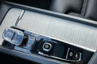 Volvo XC60 din 2021 cu 82.699 km - oferta VOL153299 - foto 22