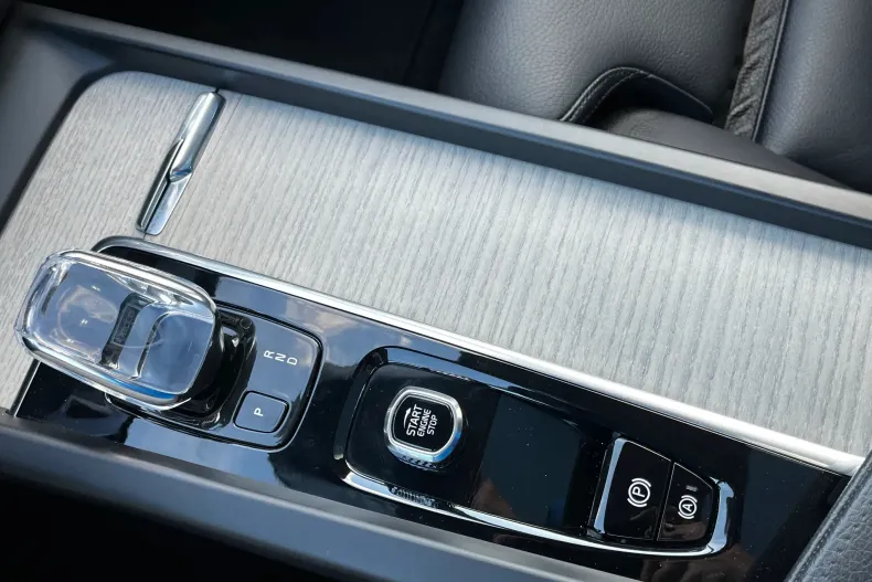 Volvo XC60 din 2021 cu 82.699 km - oferta VOL153299 - foto 22