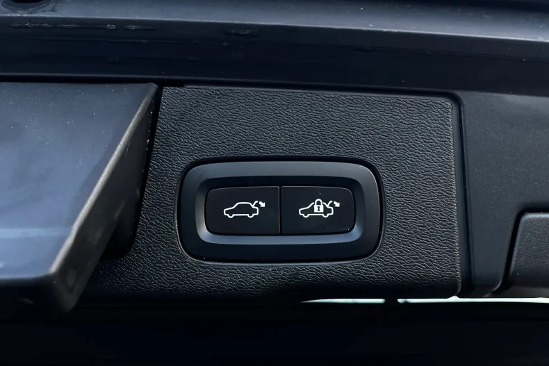 Volvo XC60 din 2021 cu 82.699 km - oferta VOL153299 - foto 26