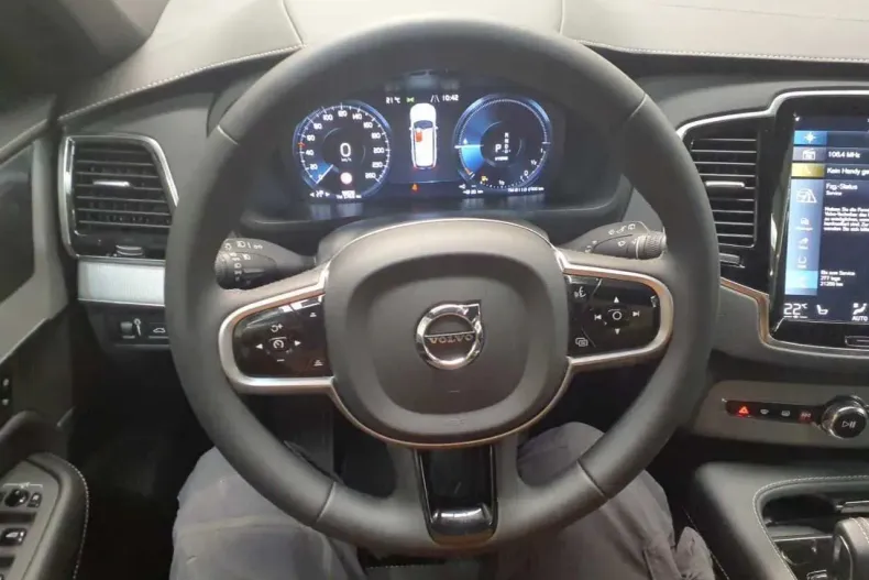 Volvo XC90 din 2022 cu 96.638 km - oferta VOL153318 - foto 5