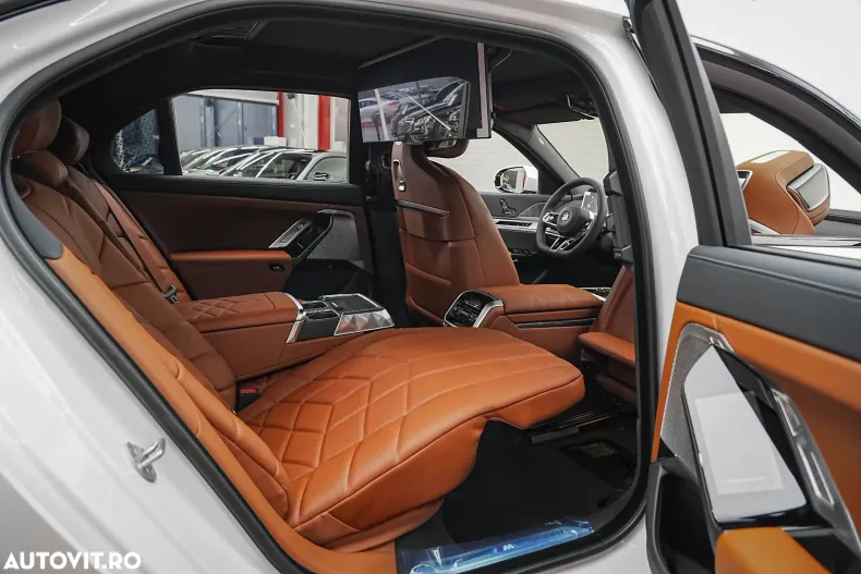 BMW Seria 7 din 2025 cu 20 km - oferta BMW153322 - foto 12