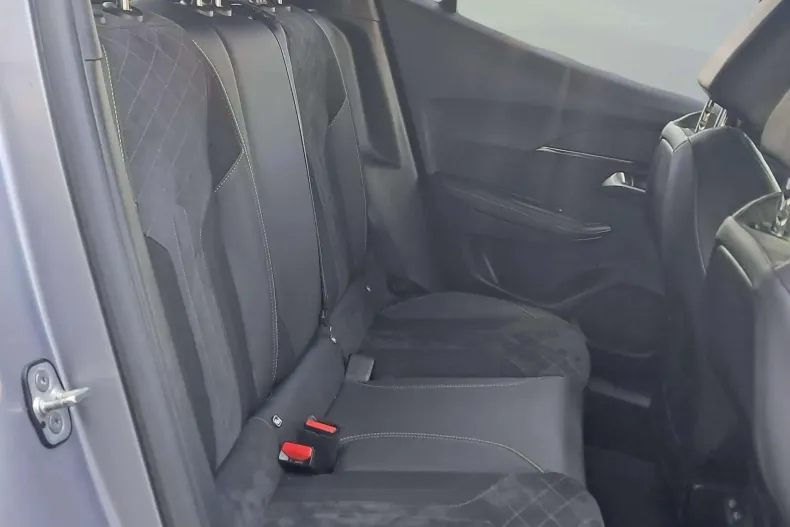 Peugeot 2008 din 2022 cu 49.555 km - oferta PEU153325 - foto 15