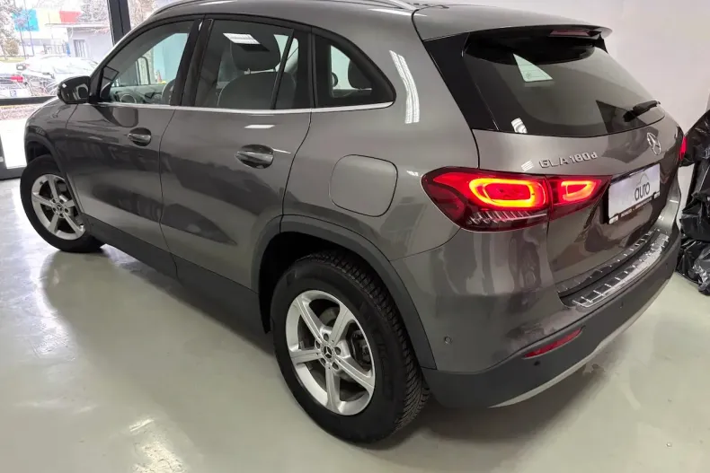 Mercedes-Benz GLA din 2023 cu 49.900 km - oferta MER153330 - foto 5