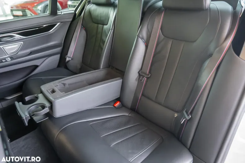 BMW Seria 7 din 2019 cu 117.000 km - oferta BMW153348 - foto 24