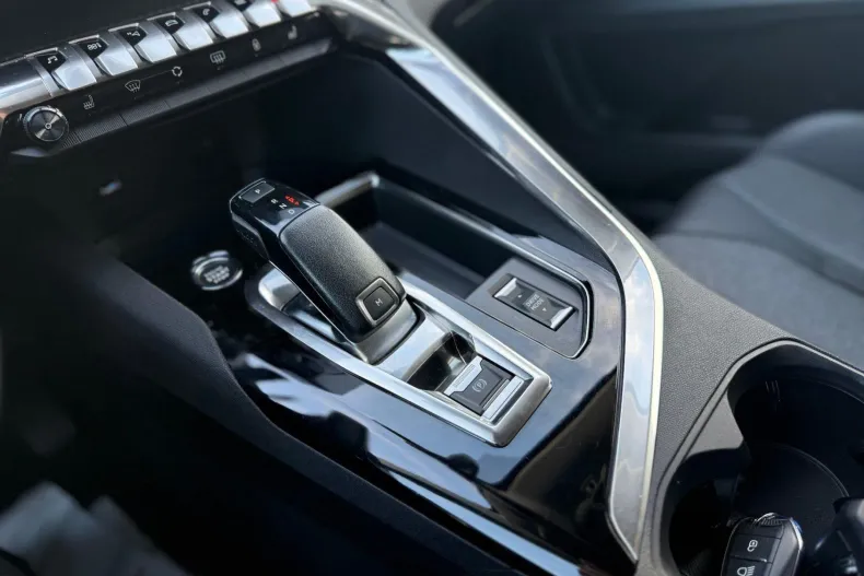 Peugeot 3008 din 2022 cu 90.070 km - oferta PEU153356 - foto 22