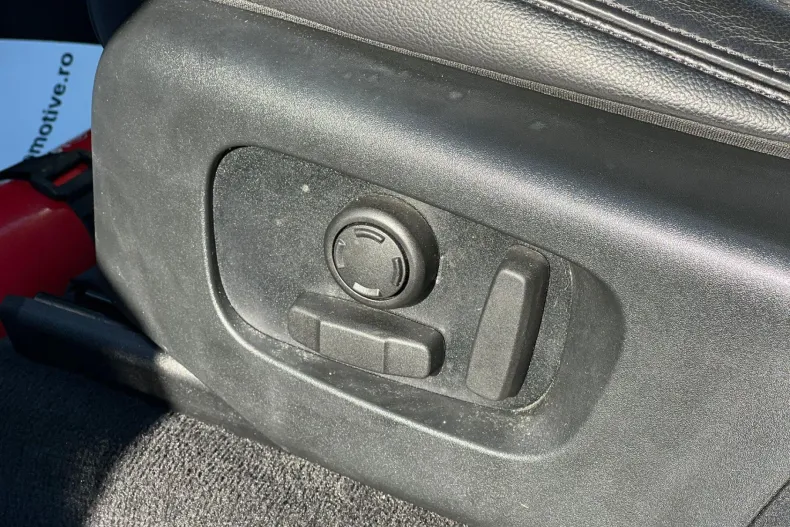 Land Rover Range Rover Velar din 2023 cu 61.000 km - oferta LAN153363 - foto 10