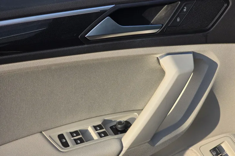 Volkswagen Tiguan din 2022 cu 59.345 km - oferta VOL153366 - foto 9