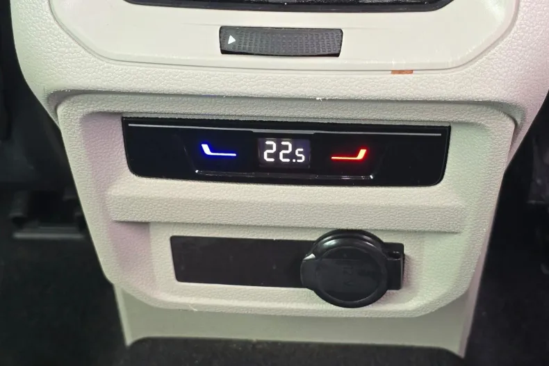 Volkswagen Tiguan din 2022 cu 59.345 km - oferta VOL153366 - foto 29