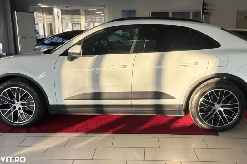 Porsche Macan din 2025 cu 7.900 km - oferta POR153383 - foto 2