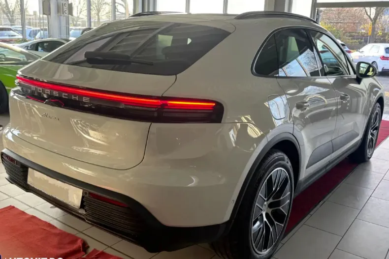 Porsche Macan din 2025 cu 7.900 km - oferta POR153383 - foto 3