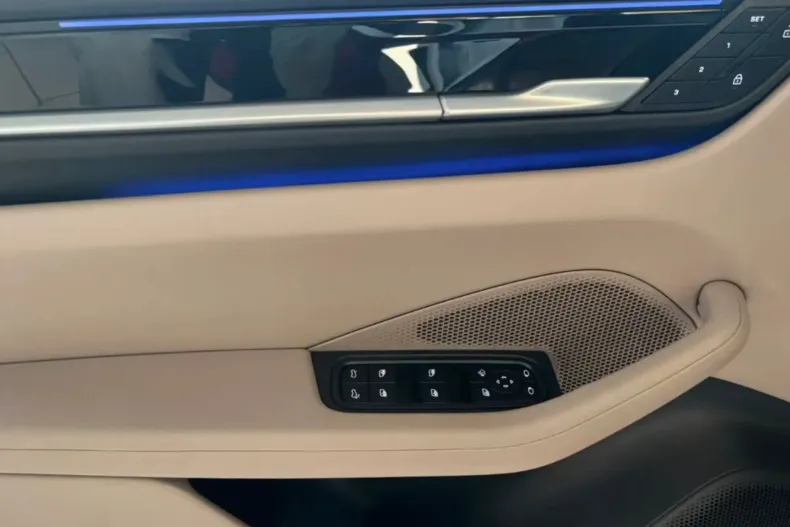 Porsche Macan din 2025 cu 7.900 km - oferta POR153383 - foto 9