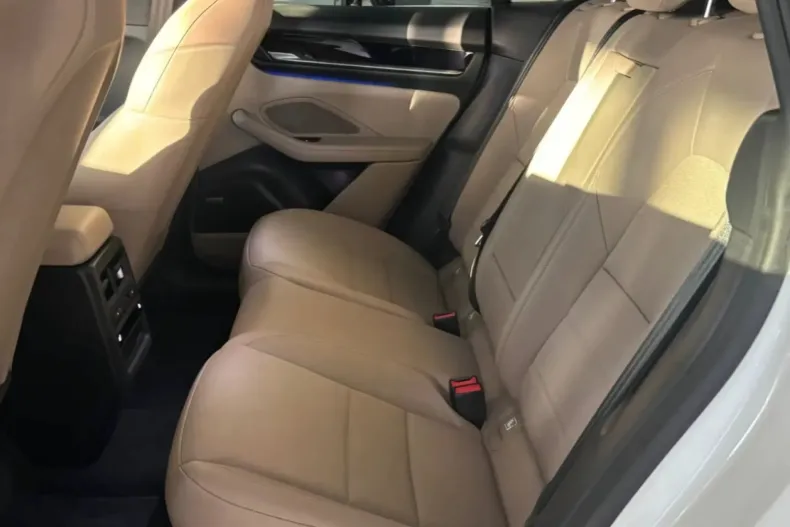 Porsche Macan din 2025 cu 7.900 km - oferta POR153383 - foto 11