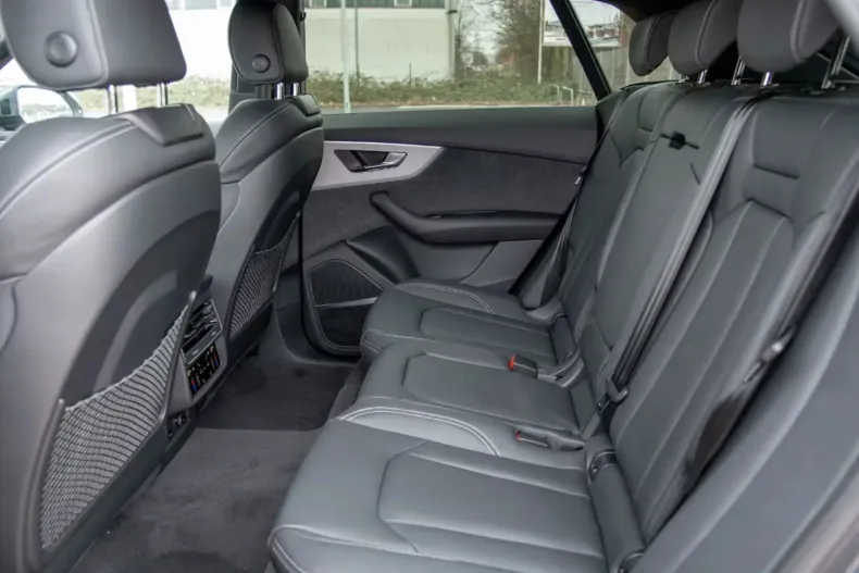 Audi Q8 din 2025 cu 50 km - oferta AUD153384 - foto 8