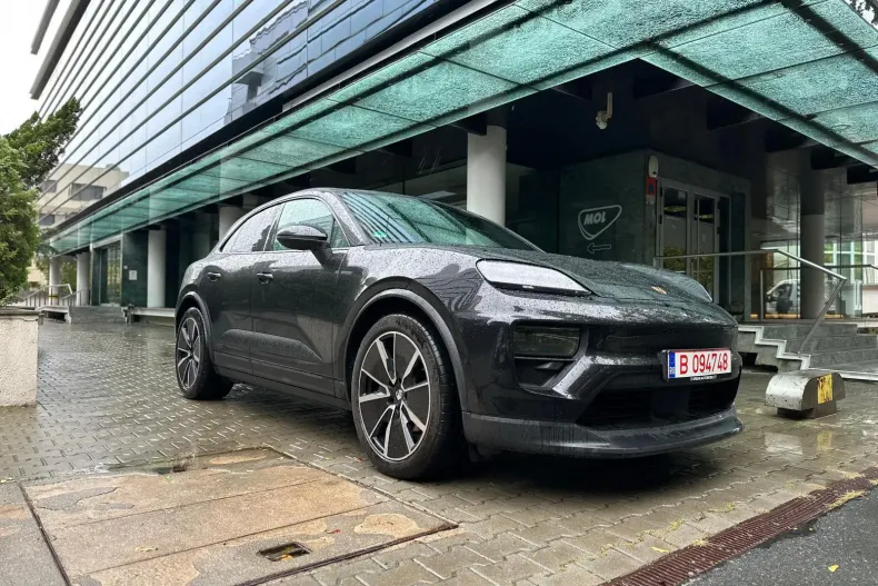 Porsche Macan din 2025 cu 9.111 km - oferta POR153390 - foto 8