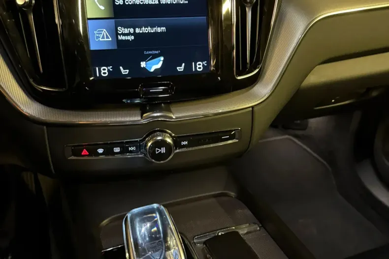 Volvo XC60 din 2020 cu 110.391 km - oferta VOL153391 - foto 8
