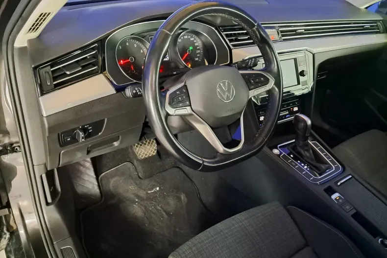 Volkswagen Passat din 2021 cu 123.985 km - oferta VOL153393 - foto 11