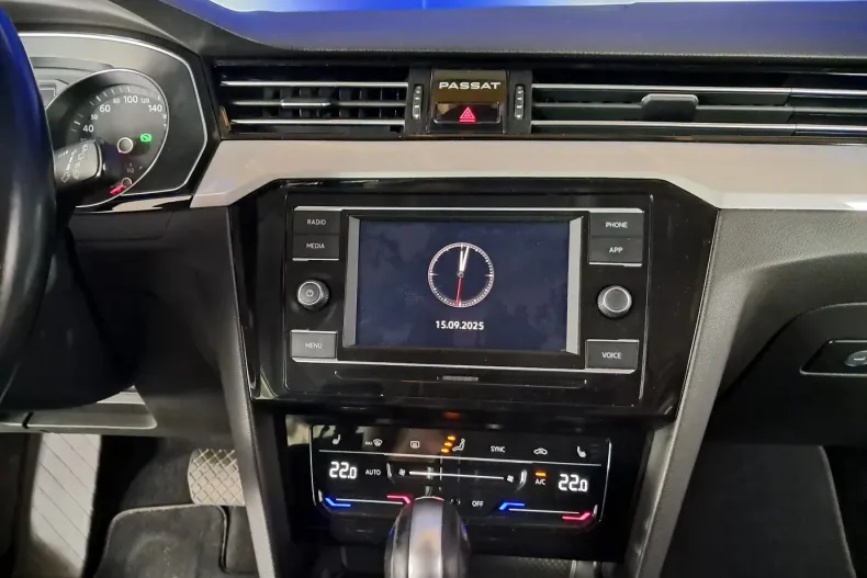 Volkswagen Passat din 2021 cu 123.985 km - oferta VOL153393 - foto 15