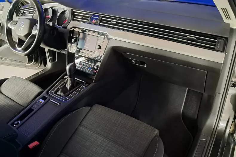 Volkswagen Passat din 2021 cu 123.985 km - oferta VOL153393 - foto 16