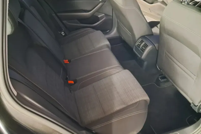 Volkswagen Passat din 2021 cu 123.985 km - oferta VOL153393 - foto 17