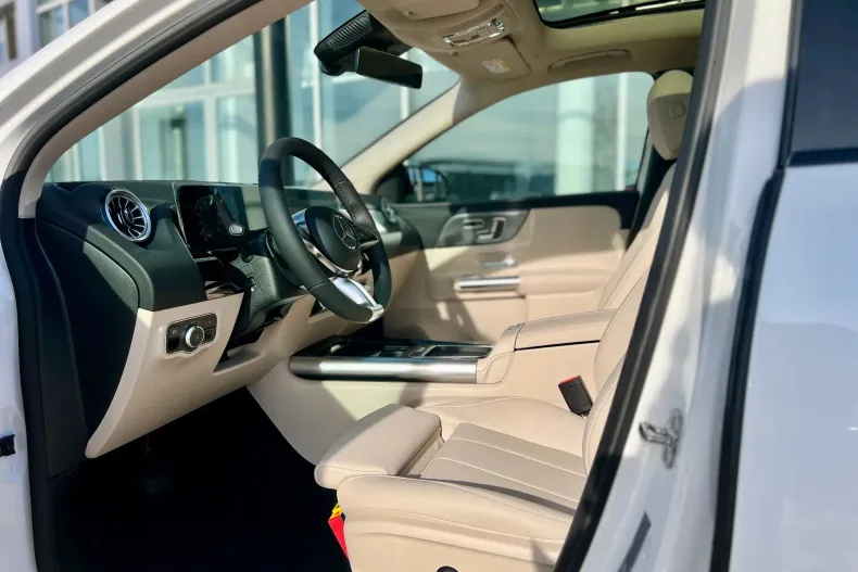 Mercedes-Benz GLA din 2025 cu 11 km - oferta MER153396 - foto 11