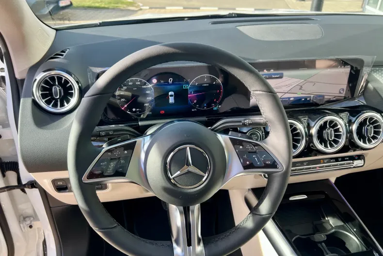 Mercedes-Benz GLA din 2025 cu 11 km - oferta MER153396 - foto 12