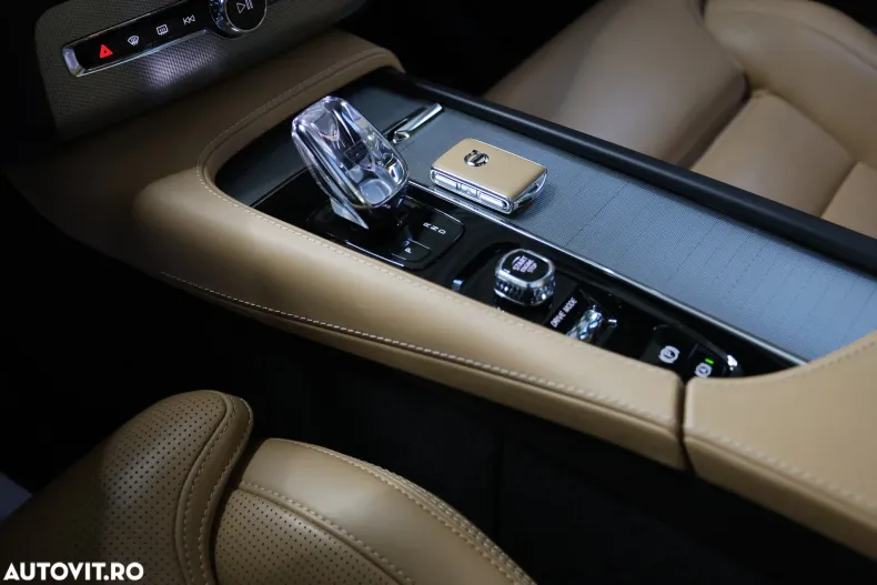 Volvo XC90 din 2020 cu 29.800 km - oferta VOL153400 - foto 16