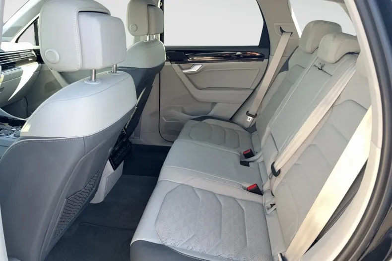 Volkswagen Touareg din 2022 cu 102.322 km - oferta VOL153422 - foto 12