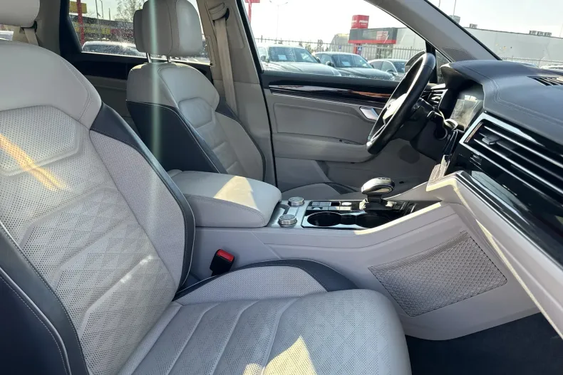 Volkswagen Touareg din 2022 cu 102.322 km - oferta VOL153422 - foto 23