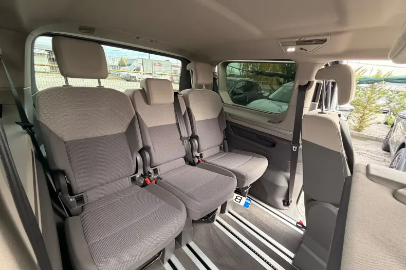 Volkswagen Multivan din 2023 cu 13.030 km - oferta VOL153424 - foto 16