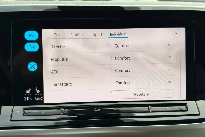 Volkswagen Multivan din 2023 cu 13.030 km - oferta VOL153424 - foto 23