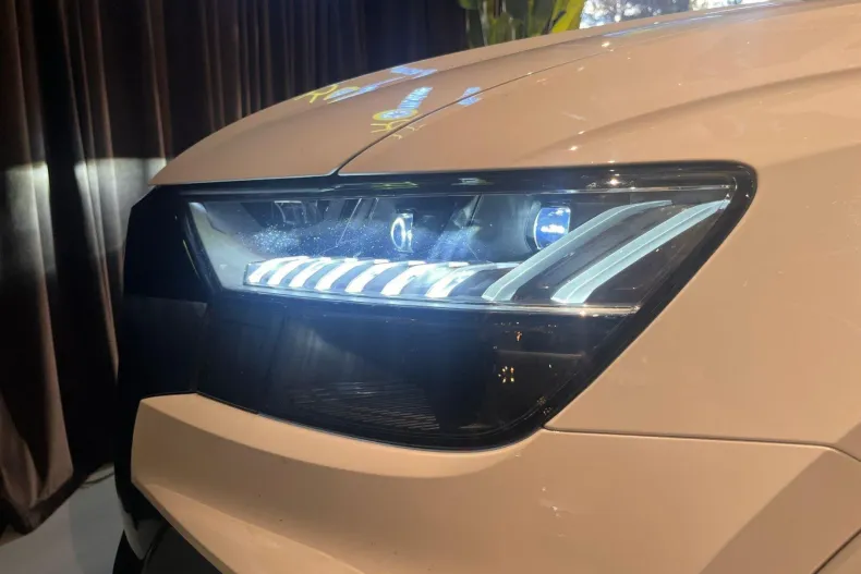 Audi Q8 din 2020 cu 108.850 km - oferta AUD153425 - foto 15