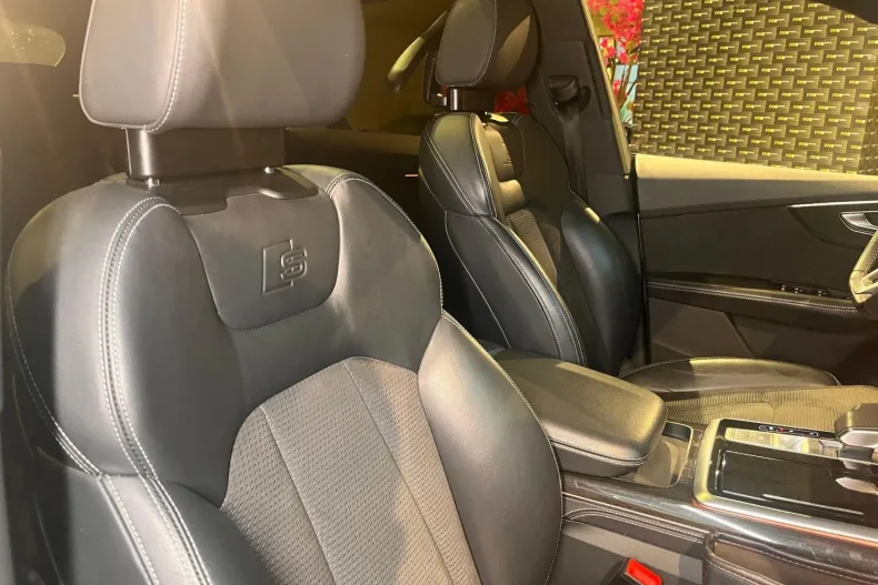 Audi Q8 din 2020 cu 108.850 km - oferta AUD153425 - foto 26