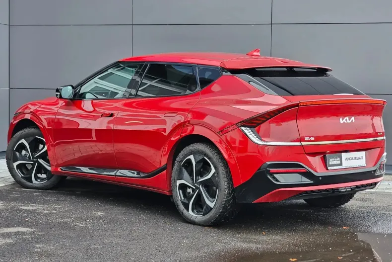 Kia EV6 din 2023 cu 12.900 km - oferta KIA153434 - foto 5