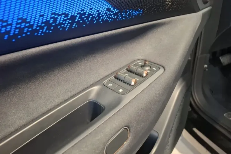 Lynk&Co 8 din 2025 cu 1.400 km - oferta LYN153441 - foto 15