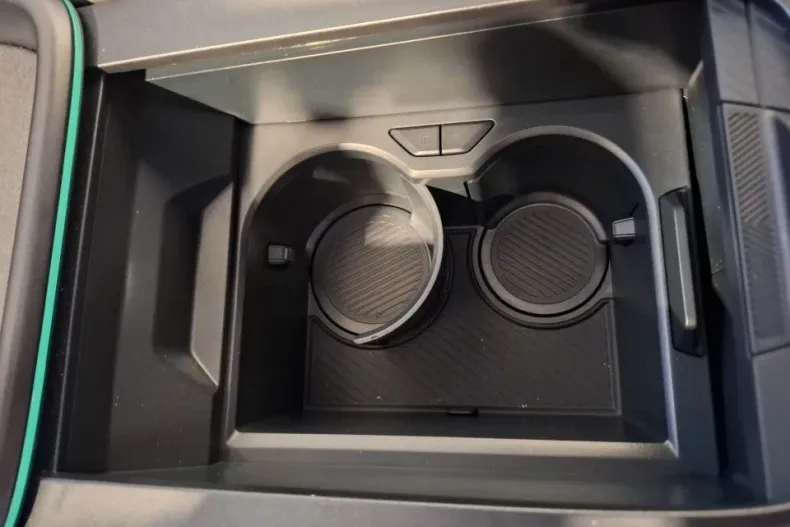 Lynk&Co 8 din 2025 cu 1.400 km - oferta LYN153441 - foto 20