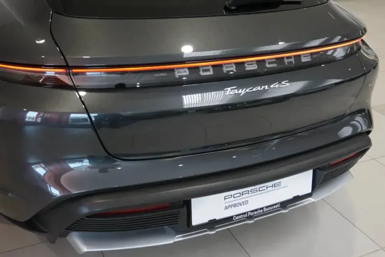 Porsche Taycan din 2023 cu 23.600 km - oferta POR153454 - foto 7