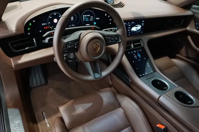 Porsche Taycan din 2023 cu 23.600 km - oferta POR153454 - foto 10