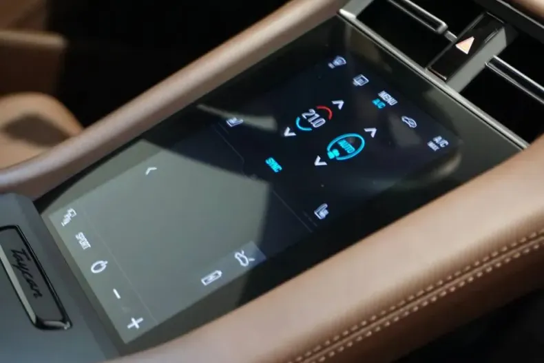 Porsche Taycan din 2023 cu 23.600 km - oferta POR153454 - foto 14