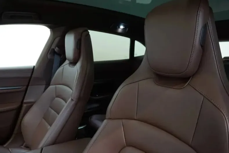 Porsche Taycan din 2023 cu 23.600 km - oferta POR153454 - foto 15