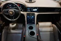 Porsche Taycan din 2023 cu 23.600 km - oferta POR153454 - foto 16