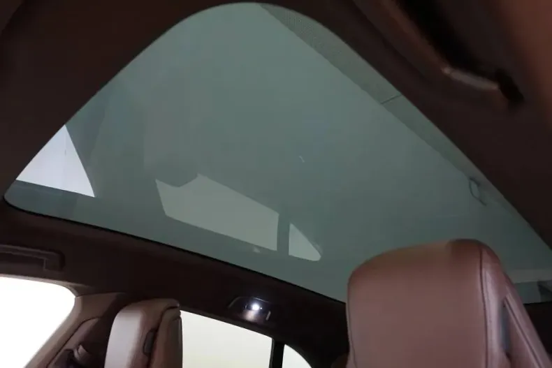 Porsche Taycan din 2023 cu 23.600 km - oferta POR153454 - foto 19