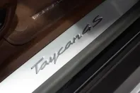 Porsche Taycan din 2023 cu 23.600 km - oferta POR153454 - foto 21