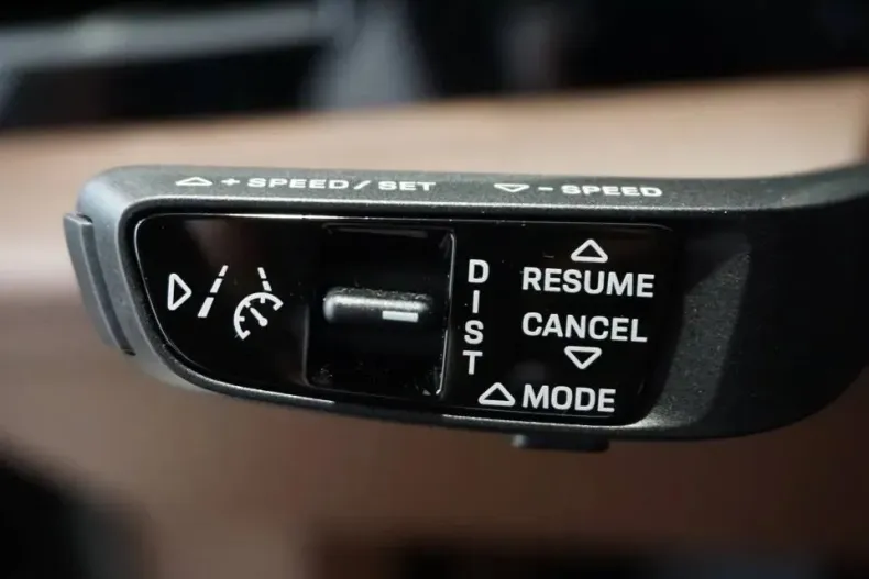 Porsche Taycan din 2023 cu 23.600 km - oferta POR153454 - foto 30