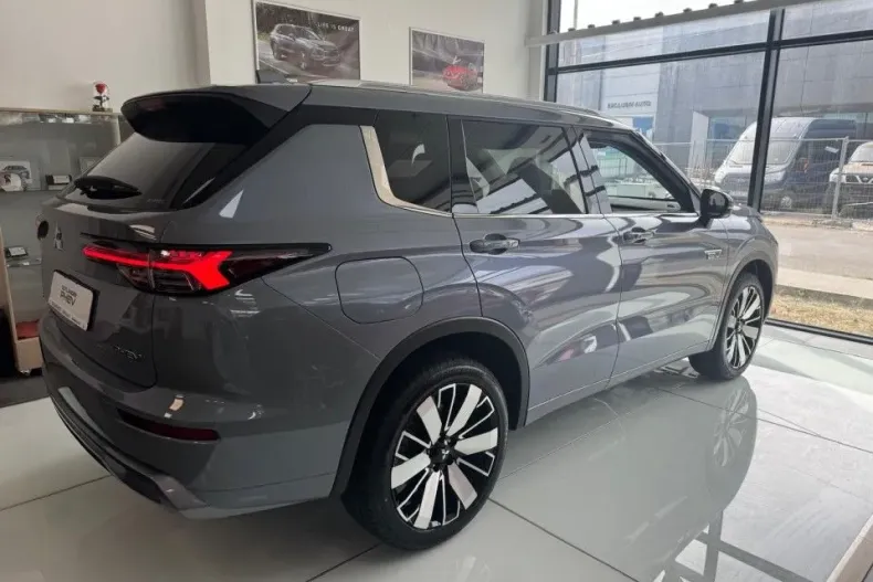 Mitsubishi Outlander din 2025 cu 1 km - oferta MIT153456 - foto 4