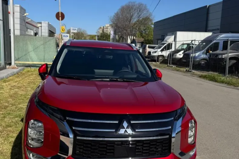 Mitsubishi Outlander din 2025 cu 1 km - oferta MIT153458 - foto 1