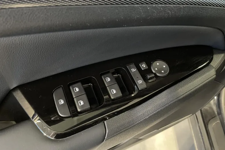 Kia Sportage din 2023 cu 100.612 km - oferta KIA153468 - foto 14