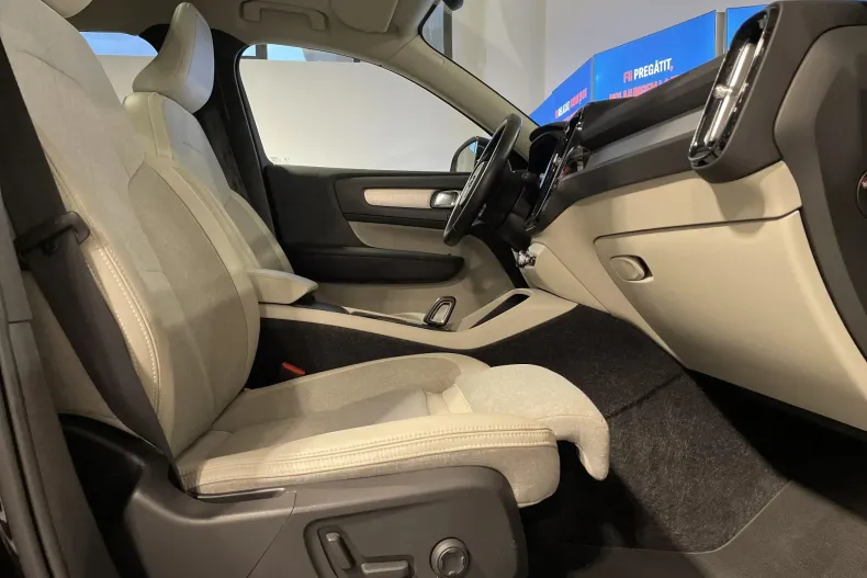 Volvo XC40 din 2019 cu 125.645 km - oferta VOL153472 - foto 11