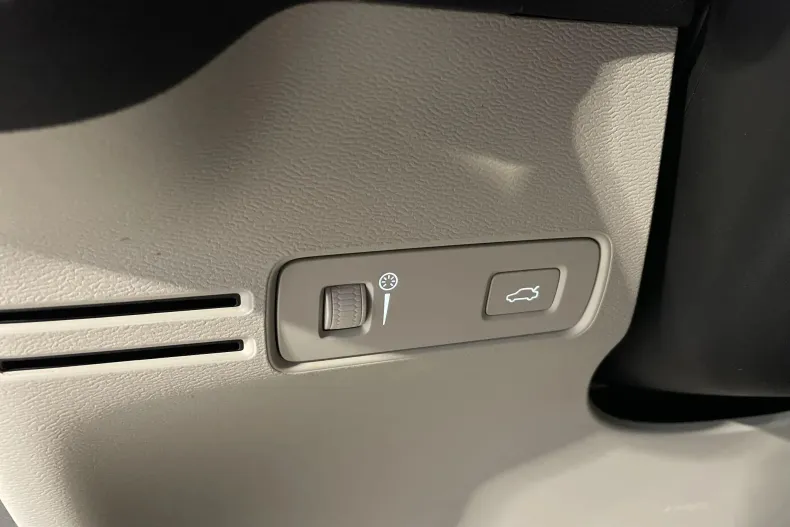 Volvo XC40 din 2019 cu 125.645 km - oferta VOL153472 - foto 15