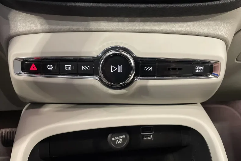 Volvo XC40 din 2019 cu 125.645 km - oferta VOL153472 - foto 17